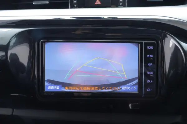 Toyota Hilux 2.4 Z Diesel Turbo 4WD with Pre-Collision System, Radar Cruise, Dashcam, Genuine SD Navi, Digital TV, Backup Camera, Smart Key, ETC, Clearance Sonar, Lane Departure Alert, Auto LSD, Rear Diff Lock, LED Lights, Tonneau Cover, One Owner (Super White II) — photo 7