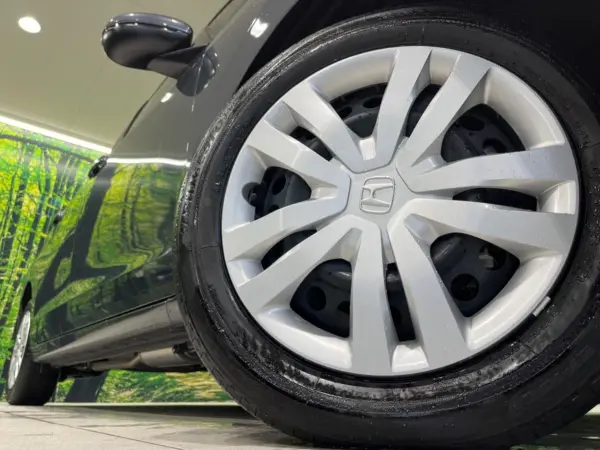 Honda Fit 1.5 e:HEV Home Grade with Genuine 9-inch Navigation and Backup Camera — photo 9