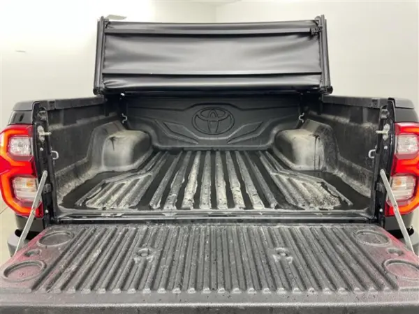 Toyota Hilux 2.4 Z GR Sport Diesel Turbo 4WD with Factory Navigation, Full-Seg, 360-Degree Camera, Cold Weather Package (Black Metallic) — photo 8