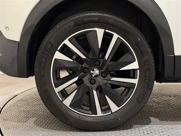 Peugeot 2008 GT Drive Edition Panorama Roof Apple CarPlay Android Auto Backup Camera Seat Heater Intelligent High Beam Adaptive Cruise Control Lane Keeping Assist Blind Spot Monitor (Pearl White) — photo 8