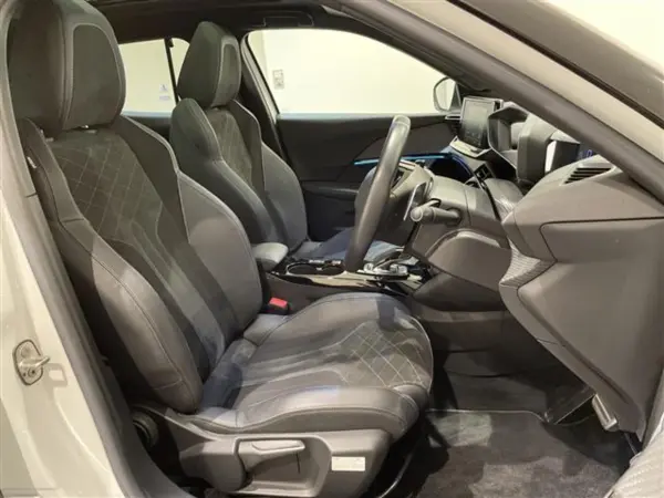 Peugeot 2008 GT Drive Edition Panorama Roof Apple CarPlay Android Auto Backup Camera Seat Heater Intelligent High Beam Adaptive Cruise Control Lane Keeping Assist Blind Spot Monitor (Pearl White) — photo 7