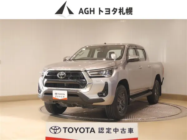 Toyota Hilux 2.4 Z Diesel Turbo 4WD with Pre-Collision Braking and Memory Navigation (Silver Metallic)
