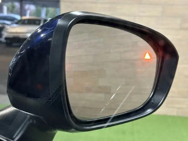 Mitsubishi Outlander PHEV 2.4 G 4WD One Owner/BOSE Sound/360 Camera/Sporty Package/9-inch Navi/Radar Cruise/Collision Mitigation/Lane Assist/Power Rear Gate/ETC/Seat Heaters/Paddle Shifters/AC100V (Cosmic Blue Mica) — photo 8