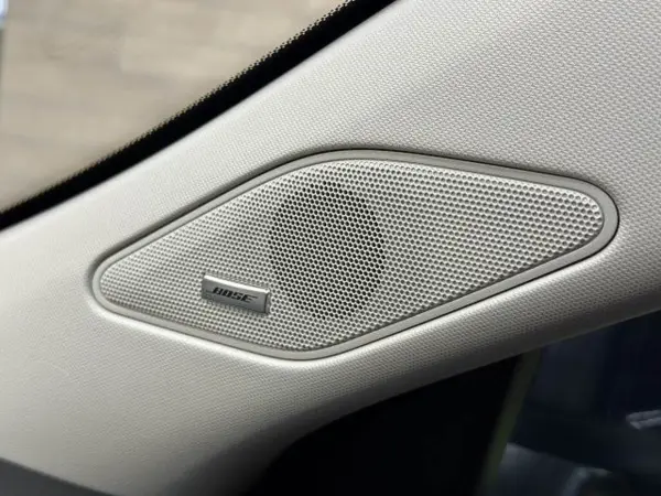 Mitsubishi Outlander PHEV 2.4 G 4WD One Owner/BOSE Sound/360 Camera/Sporty Package/9-inch Navi/Radar Cruise/Collision Mitigation/Lane Assist/Power Rear Gate/ETC/Seat Heaters/Paddle Shifters/AC100V (Cosmic Blue Mica) — photo 7