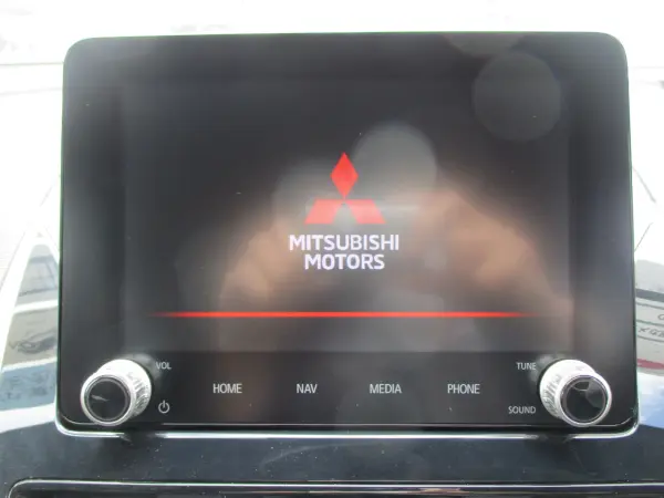 Mitsubishi Eclipse Cross PHEV 2.4 P 4WD Navigation 360 Camera Genuine Alloy Wheels Smart Key Keyless Power Seat ETC (White Pearl) — photo 7