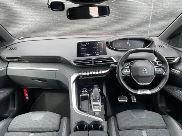 2019 Peugeot 3008 — photo 2