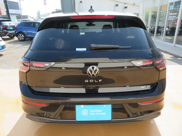 Volkswagen Golf eTSI Active 8.5 One-Owner Company Car Non-Smoking DiscoverPro App-Connect (Apple CarPlay Android Auto) Dynamic Cornering Light Dynamic Light Assist IQ.LIGHT Lane Change Assist R Traffic Alert (Granadilla Black Metallic) — photo 8