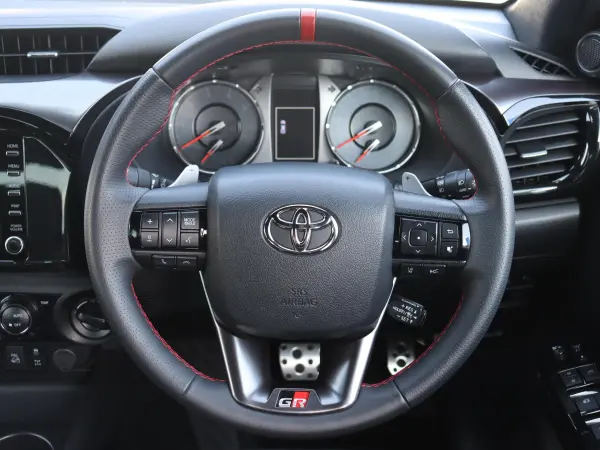 Toyota Hilux 2.4 Z GR Sport Diesel Turbo 4WD — photo 7