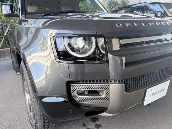 Land Rover Defender 90 X-Dynamic HSE 3.0L D350 Diesel Turbo 4WD Demo Up Carpathian Gray Wireless CarPlay Air Suspension Front Seat Heater/Cooler Tan Leather Seats Adaptive Cruise Control Fixed Side Steps Adaptive Cruise (Carpathian Gray) — photo 9