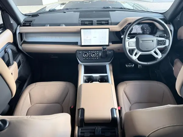 2025 Landrover Defender — photo 3