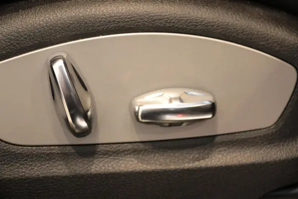 Porsche Macan GTS PDK 4WD Sport Chrono Package Sports Exhaust 360 Camera 21-inch AW Power Tailgate ACC Traffic Jam Assist (Jet Black Metallic) — photo 9