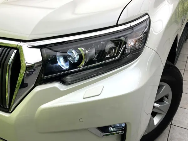 Toyota Land Cruiser Prado 2.7 TX 4WD Moon Roof Genuine Navigation Panoramic View Monitor Radar Cruise Control Automatic High Beam LED Headlights Bluetooth ETC Power Seat Smart Key (White Pearl Crystal Shine) — photo 8