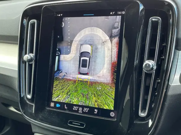 Volvo XC40 Plus B4 AWD 4WD with Google Navigation, 360° View Camera, Power Tailgate, Memory Power Seats, Steering Heater, Pilot Assist, Genuine 18-inch Alloy Wheels, LED Headlights (Onyx Black Metallic) — photo 8