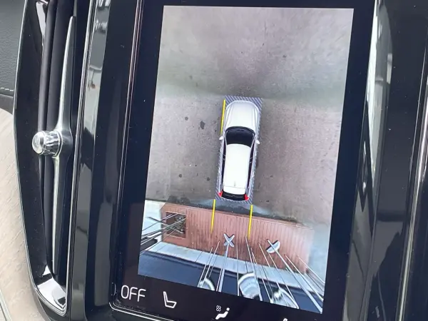 2021 Volvo Xc60 — photo 3