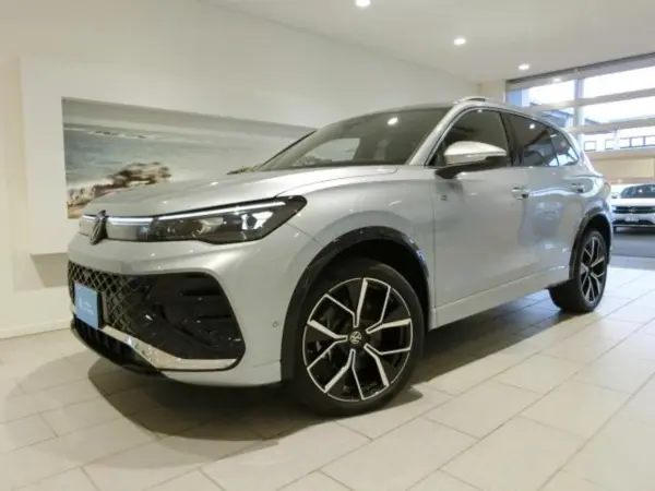 Volkswagen Tiguan TDI 4Motion R-Line Diesel Turbo 4WD Leather Seat Package Certified Used Car Warranty (Oyster Silver Metallic) — thumbnail 1