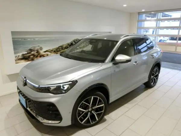 2025 Volkswagen Tiguan — photo 3