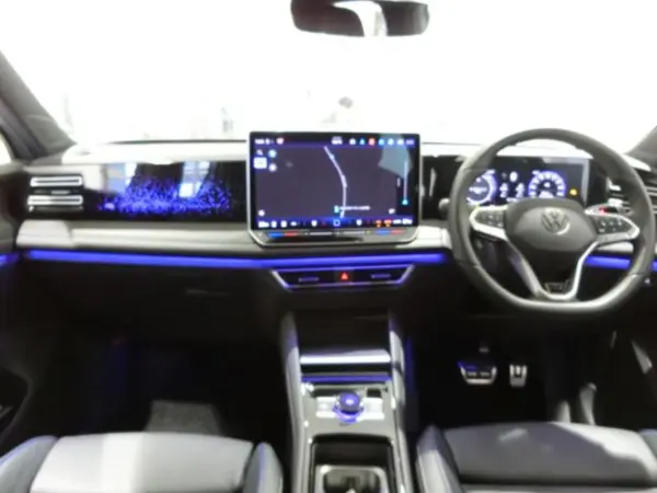 2025 Volkswagen Tiguan — photo 2