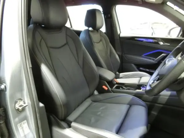 Volkswagen Tiguan TDI 4Motion R-Line Diesel Turbo 4WD Leather Seat Package Certified Used Car Warranty (Oyster Silver Metallic) — photo 8