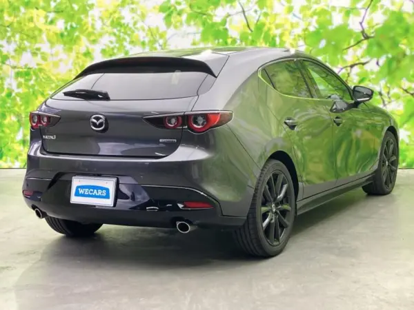 2022 Mazda 3 Fastback — photo 3