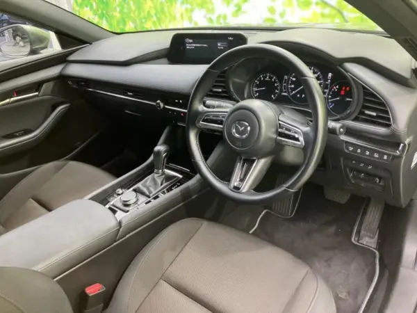 Mazda MAZDA3 Fastback 2.0 20S Proactive Touring Selection — photo 8