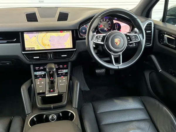 Porsche Cayenne 3.0 Tiptronic S 4WD with Seat Heaters, 20-inch Alloy Wheels, Digital TV Tuner, Rear Seat Entertainment System, Porsche Logo Mats — photo 7