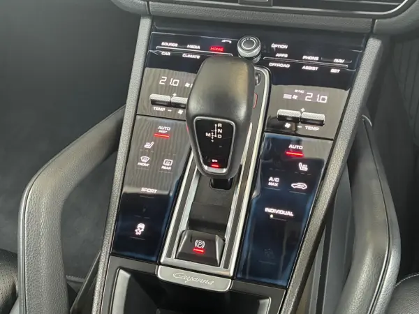 Porsche Cayenne 3.0 Tiptronic S 4WD with Seat Heaters, 20-inch Alloy Wheels, Digital TV Tuner, Rear Seat Entertainment System, Porsche Logo Mats — photo 8