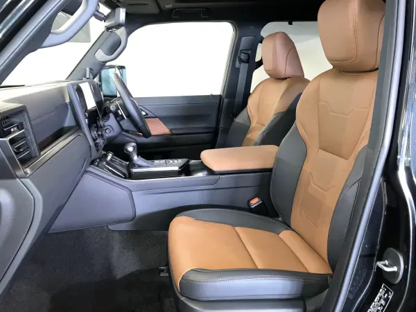 2025 Lexus Gx — photo 2
