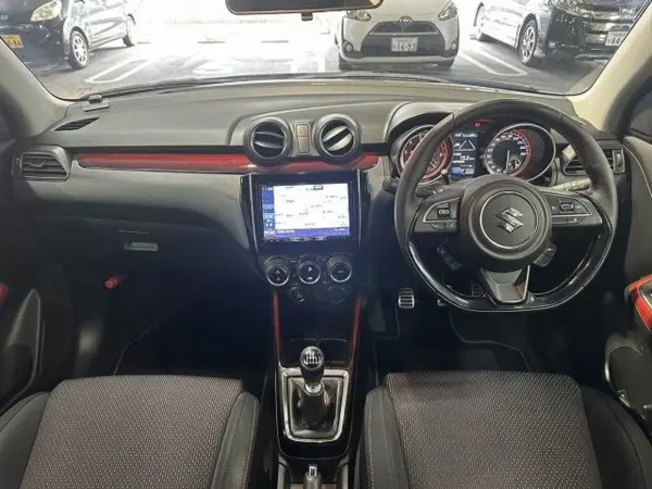 2023 Suzuki Swift — photo 2