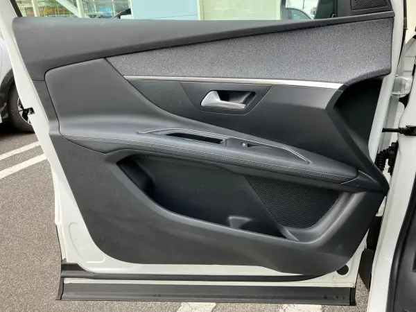 Peugeot 3008 BlueHDi Clean Edition Diesel Turbo Certified Used Car Apple CarPlay Active Cruise Control Steering Paddle Shift Blind Spot Monitor Backup Camera Wireless Charger Drive Recorder Corner Sensors ETC On-board Unit (Pearl White) — photo 8