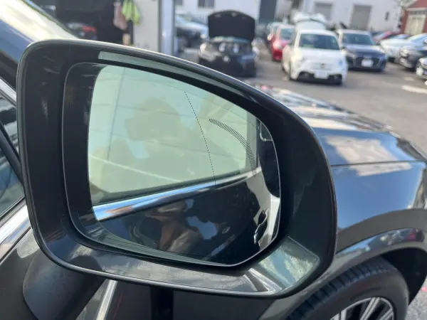 Volvo XC90 B6 AWD Inscription 4WD Fine Nappa Genuine Leather Seats 20-inch Alloy Second Row Seat Heaters Non-smoking Vehicle Steering Wheel Heater 360-degree Monitor Pilot Assist Full-speed Adaptive Cruise Control Ventilated Seats LED Lights Power Tailgate (Pine Grey Metallic) — photo 8