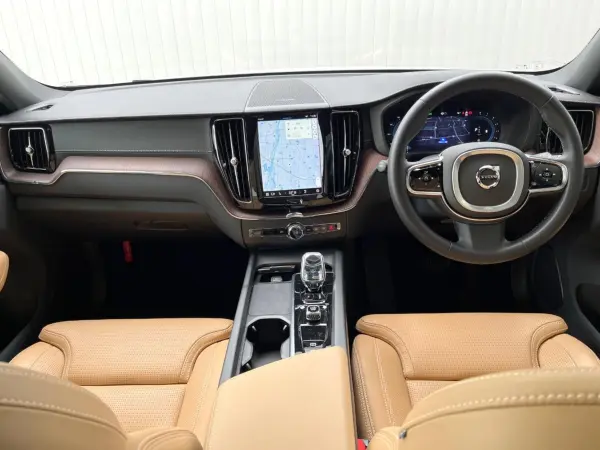 2023 Volvo Xc60 — photo 2