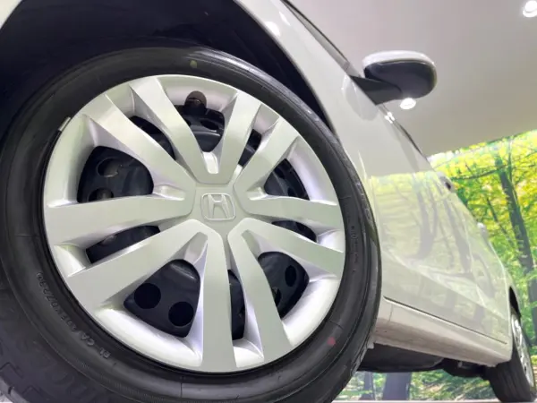 Honda Fit 1.5 e:HEV Home, Late Model, Non-Smoking, Genuine 9-inch Navi, Backup Camera, Front/Rear Dashcam, ETC, Honda Sensing, Smart Key, LED Headlights, Auto High Beam, Auto Lights, Auto Air Conditioning, Bluetooth (Platinum White Pearl) — photo 9