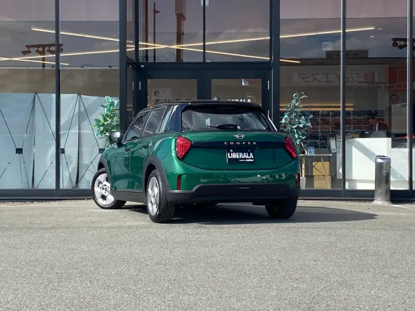 Mini Cooper C 5-door DCT — photo 9