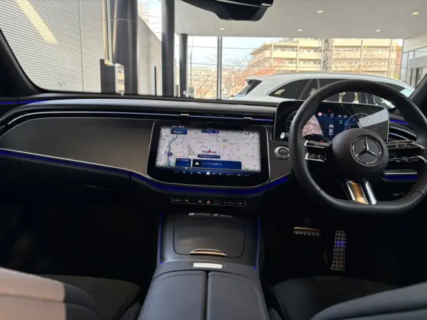 Mercedes-Benz E-Class E220 d Avantgarde (ISG) Diesel Turbo MP202502 Demo Car AMG Line 360 Camera Memory Power Seat Seat Heater Ambient Light Foot Trunk Opener Radar Safety Package Apple Car Play Mercedes Care Inherited Non-Smoking LED (Obsidian Black) — photo 7