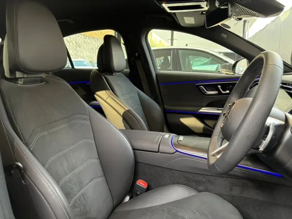 Mercedes-Benz E-Class E220 d Avantgarde (ISG) Diesel Turbo MP202502 Demo Car AMG Line 360 Camera Memory Power Seat Seat Heater Ambient Light Foot Trunk Opener Radar Safety Package Apple Car Play Mercedes Care Inherited Non-Smoking LED (Obsidian Black) — photo 9