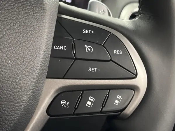2021 Jeep Grand Cherokee — photo 3