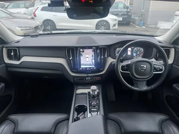 2021 Volvo Xc60 — photo 2