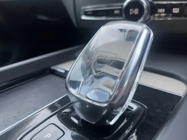 2021 Volvo Xc60 — photo 3