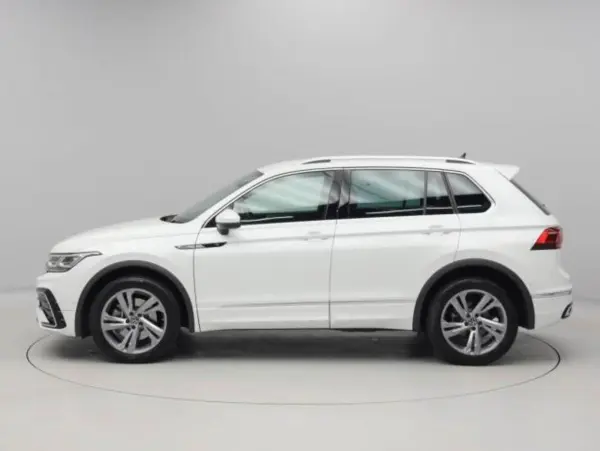 Volkswagen Tiguan TSI 4Motion R-Line 4WD Certified Used Car Leather Seats Seat Heater (Driver/Passenger/Rear Left and Right) Power Seat IQ Light Around View Camera Digital Meter Power Tailgate Genuine Navigation Carplay Travel Assist (White) — photo 7