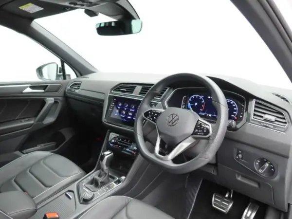 Volkswagen Tiguan TSI 4Motion R-Line 4WD Certified Used Car Leather Seats Seat Heater (Driver/Passenger/Rear Left and Right) Power Seat IQ Light Around View Camera Digital Meter Power Tailgate Genuine Navigation Carplay Travel Assist (White) — photo 9