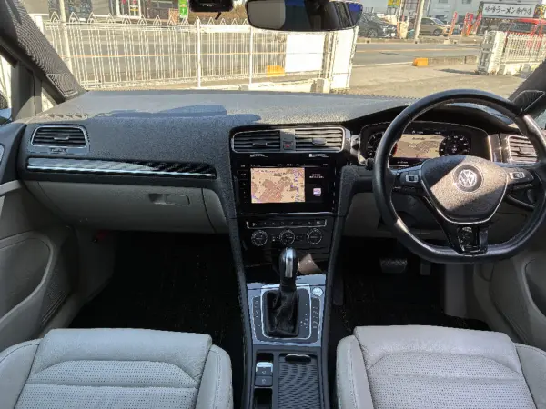 2019 Volkswagen Golf — photo 3