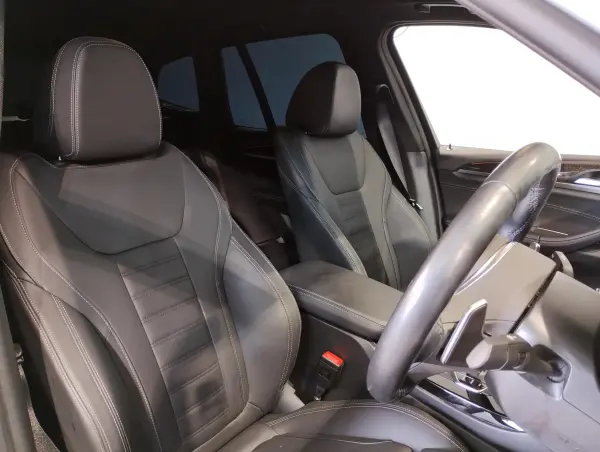 BMW X3 xDrive20d M Sport Diesel Turbo 4WD Black Leather OP 20-inch AW Rear Seat Adjustment Head-Up Display Active Cruise Control Power Tailgate Ambient Light Surround View Camera Paddle Shift Live Cockpit (Alpine White) — photo 9