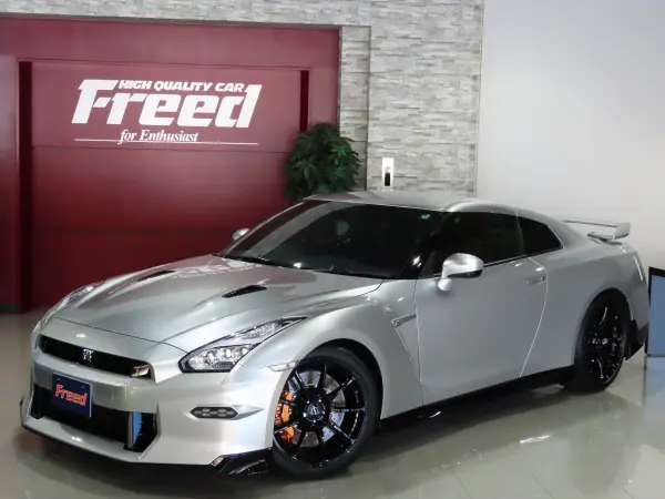 Nissan GT-R 3.8 Track Edition engineered by NISMO 4WD 2024 Model NISMO Carbon Back Bucket Seats Alcantara Wrapped Steering Wheel Dimpled Genuine Leather Wrapped Shift Knob Privacy Glass Exclusive AW NISMO Racing Black Front Mechanical LSD Exclusive Suspension Exclusive High Rigidity Body (Ultimate Metal Silver 4 Coat M)