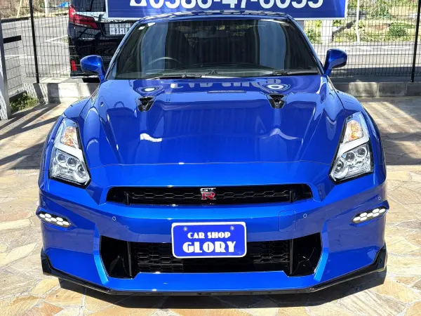 2025 Nissan Gt-r — photo 2