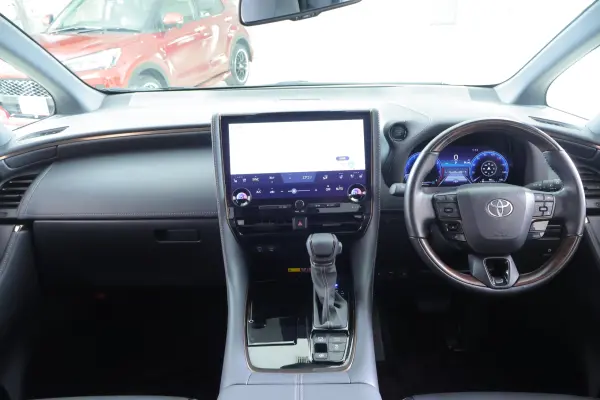 2024 Toyota Alphard — photo 2