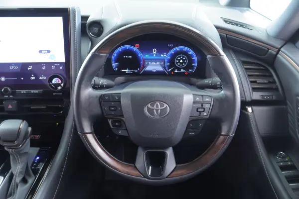 2024 Toyota Alphard — photo 3