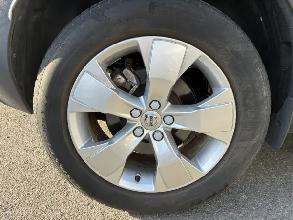 Volvo XC40 T4 Momentum — photo 9