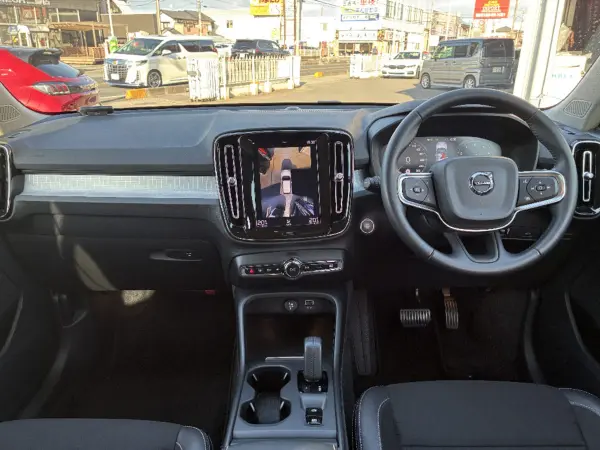 2019 Volvo Xc40 — photo 2