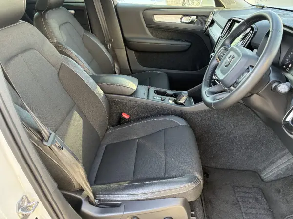 2019 Volvo Xc40 — photo 3