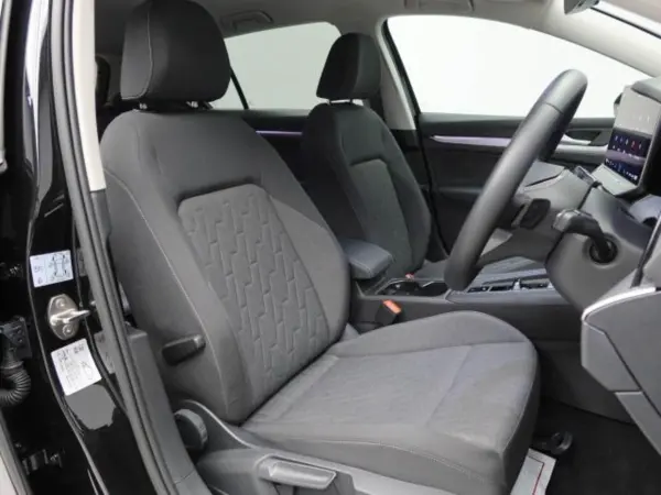 Volkswagen Golf eTSI Active Certified Used Car LED Matrix Headlights IQ. LIGHT Seat Heater Steering Heater Adaptive Cruise Control Full Auto Air Conditioner Rear View Camera (Granadira Black Metallic) — photo 8